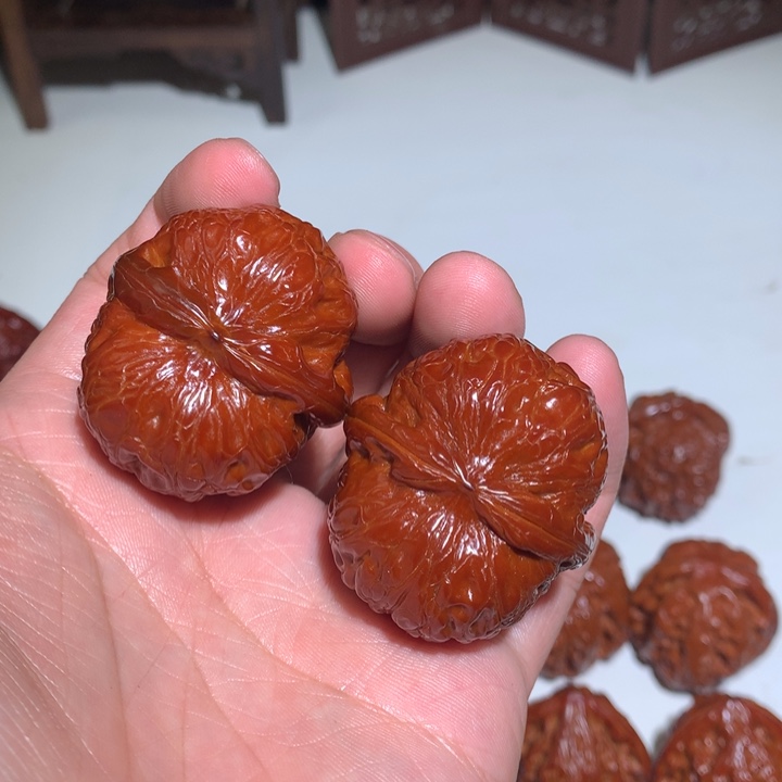 文玩核桃把件元宝.瑕疵42.14