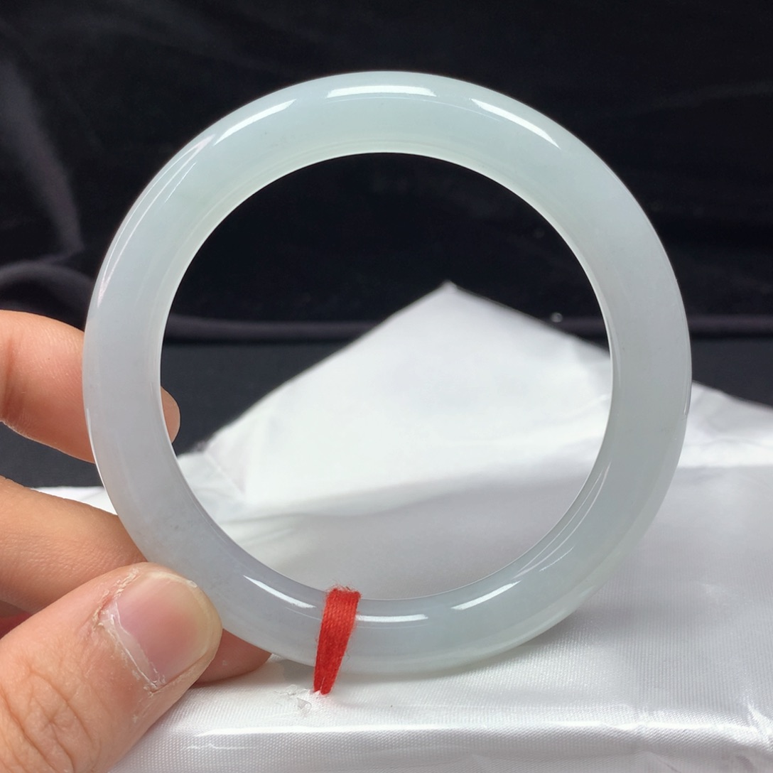 翡翠手镯（圆镯）未镶嵌56.5