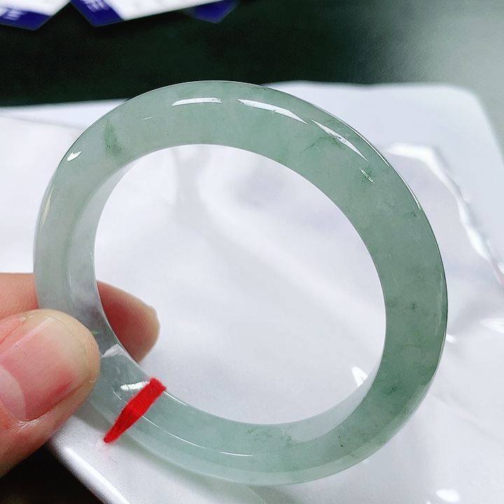 翡翠手镯（圆镯）未镶嵌翡翠手镯 未镶嵌