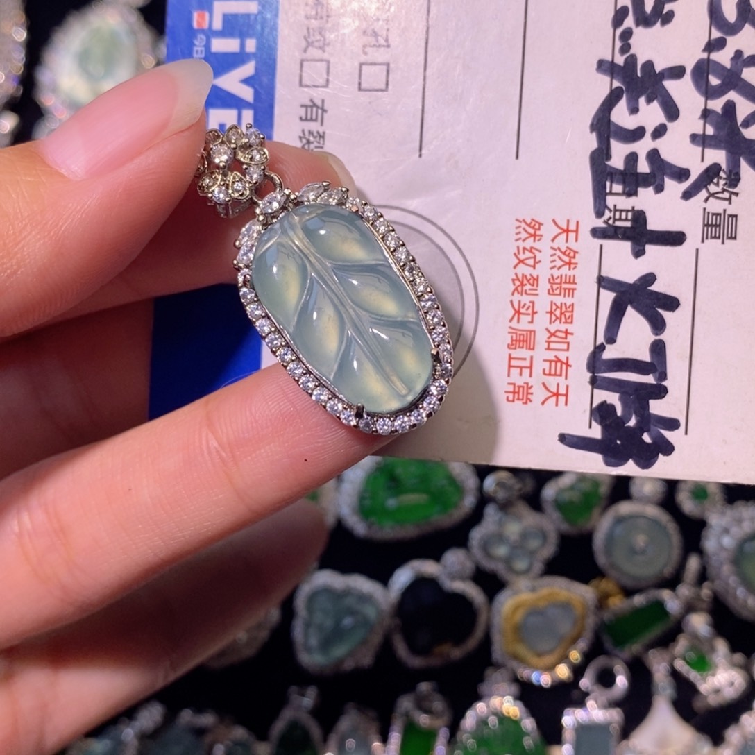 翡翠未镶嵌颈饰天然