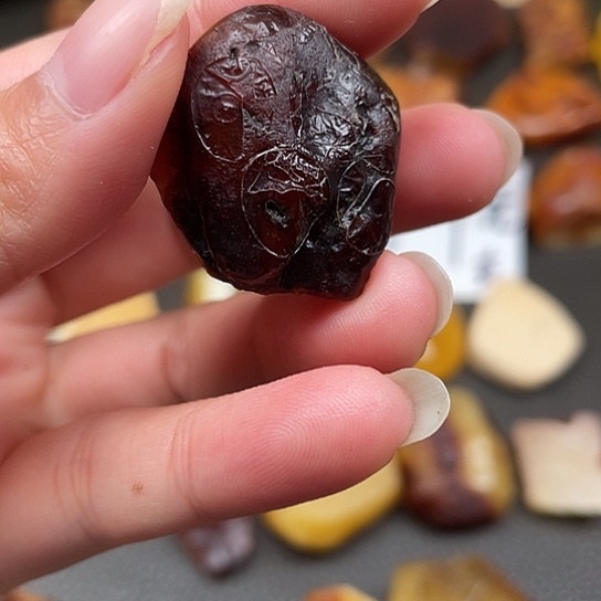 定制琥珀乌克兰黑蛋