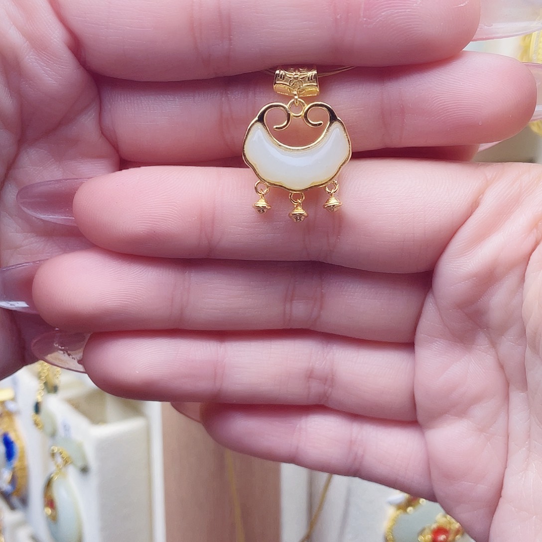 和田玉银S925镀金镶嵌颈饰