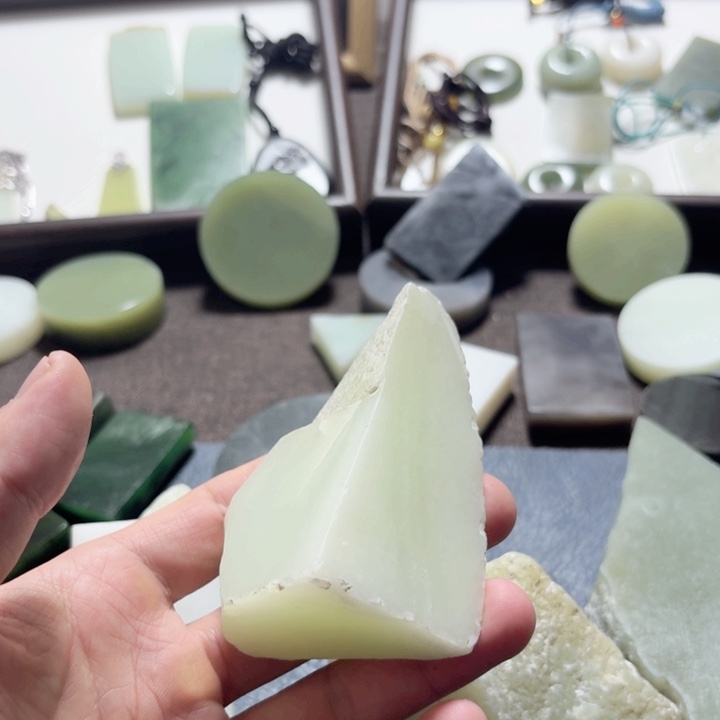 和田玉（糖玉）未镶嵌挂件