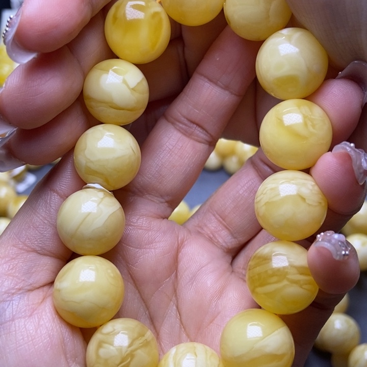 未镶嵌琥珀裸石2