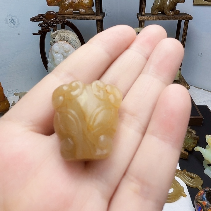 和田玉（糖玉）颈饰未镶嵌