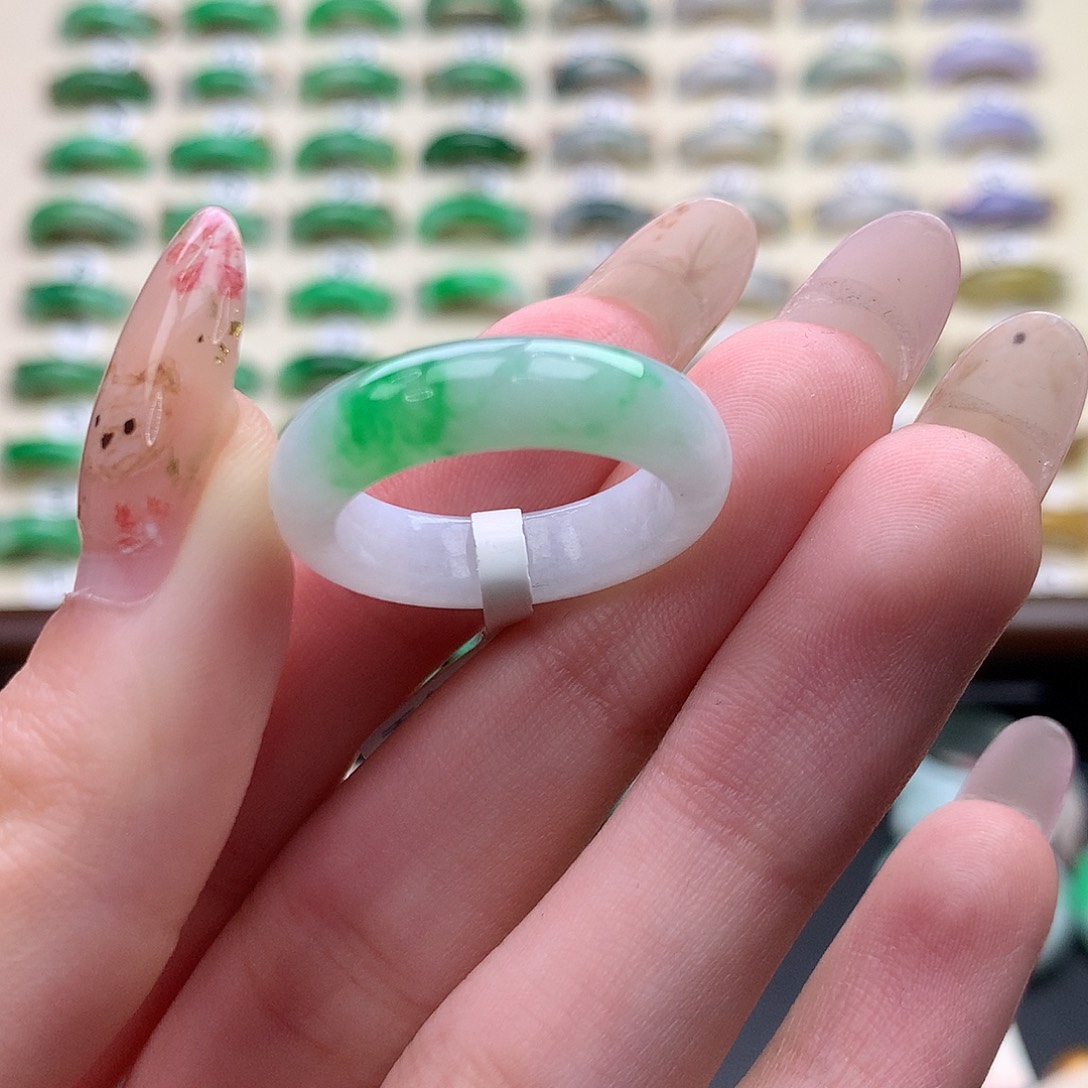 翡翠未镶嵌戒指港18