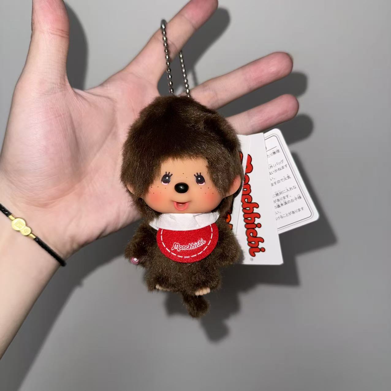 【日本限定】Monchhichi 红色围兜男孩蒙奇奇 潮玩挂件