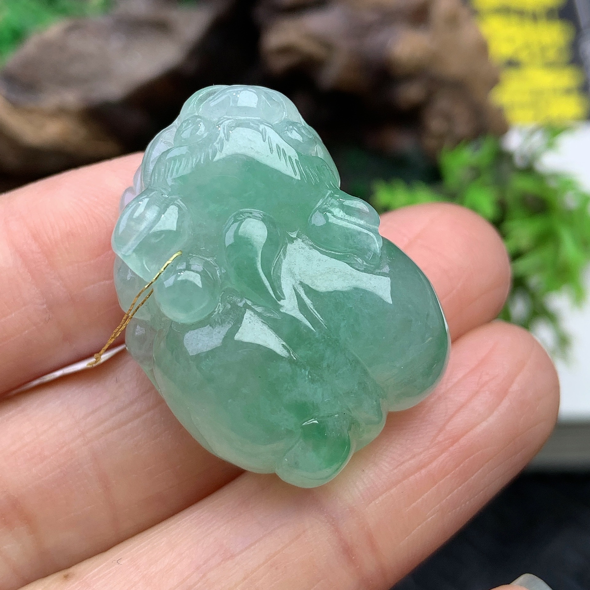 天然缅甸A货翡翠冰绿口含珠貔貅吊坠，尺寸27-19.8-12.1mm