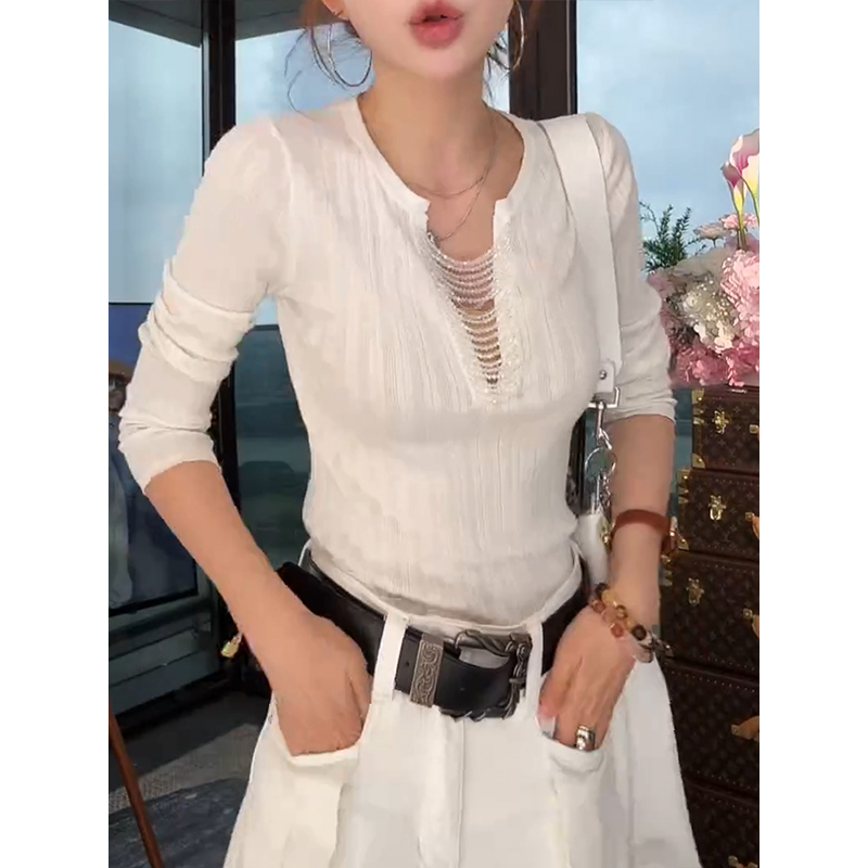 链条V领白色针织衫女2025年春季新款高级感显瘦修身打底长袖上衣
