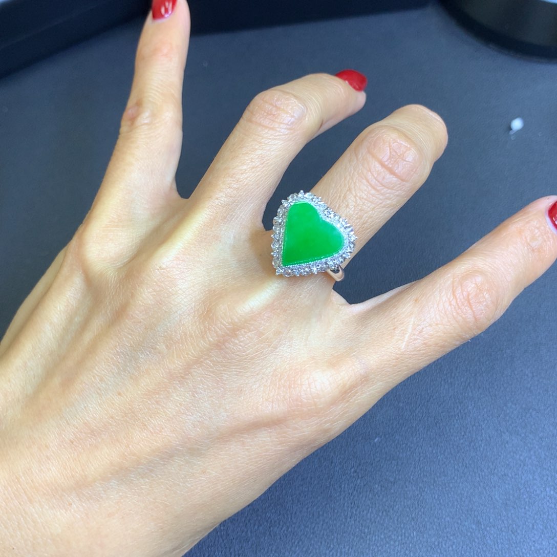 【闪购商品】翡翠颈饰18K金镶嵌翡翠