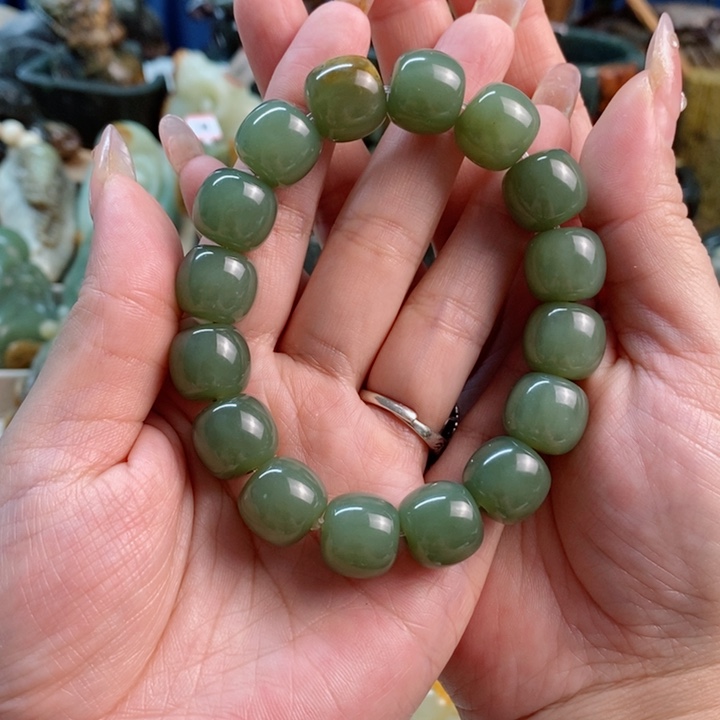 透闪石质玉手串未镶嵌佛****