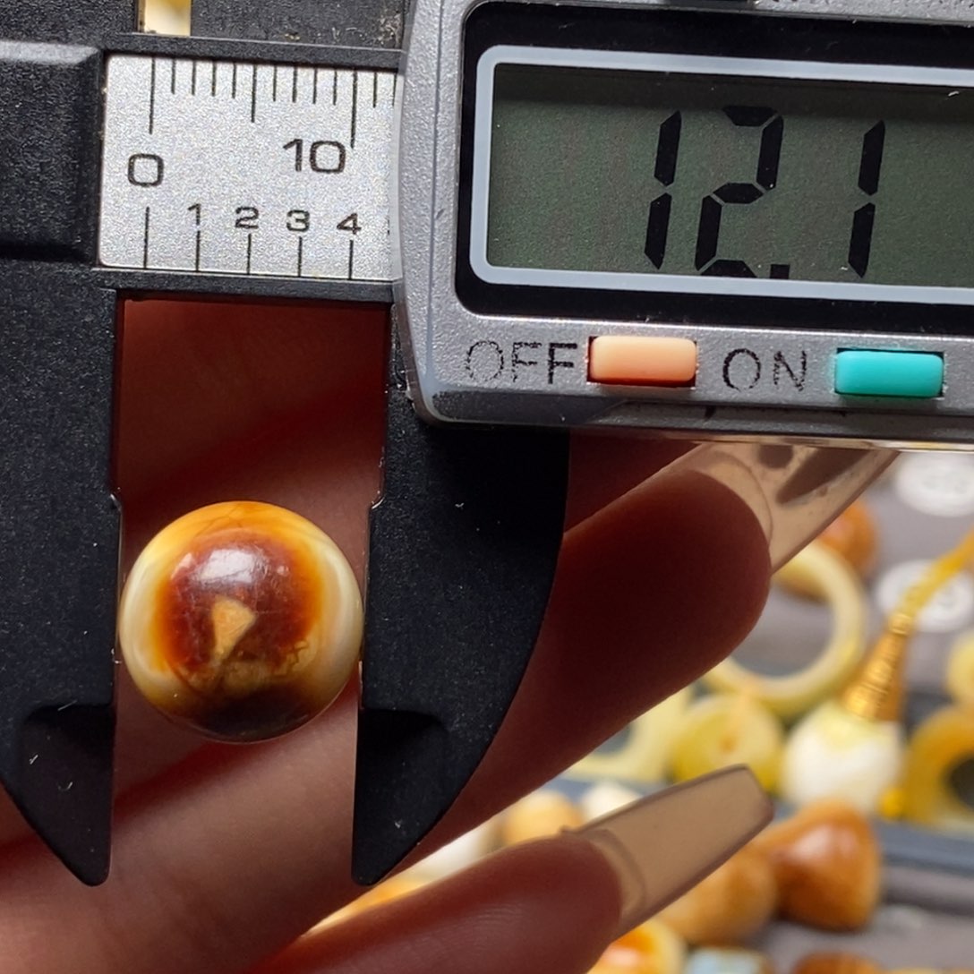 琥珀未镶嵌耳饰圆珠