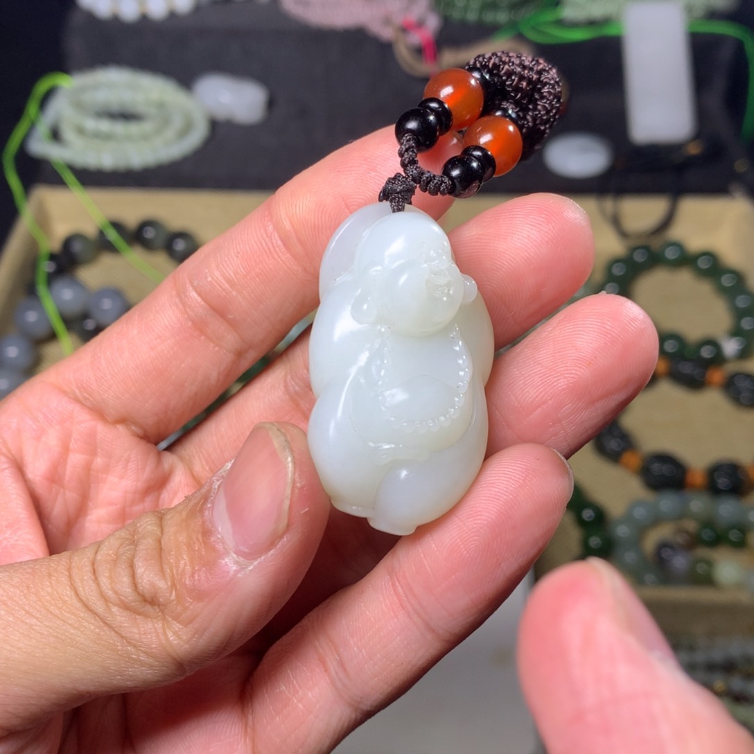 和田玉颈饰未镶嵌