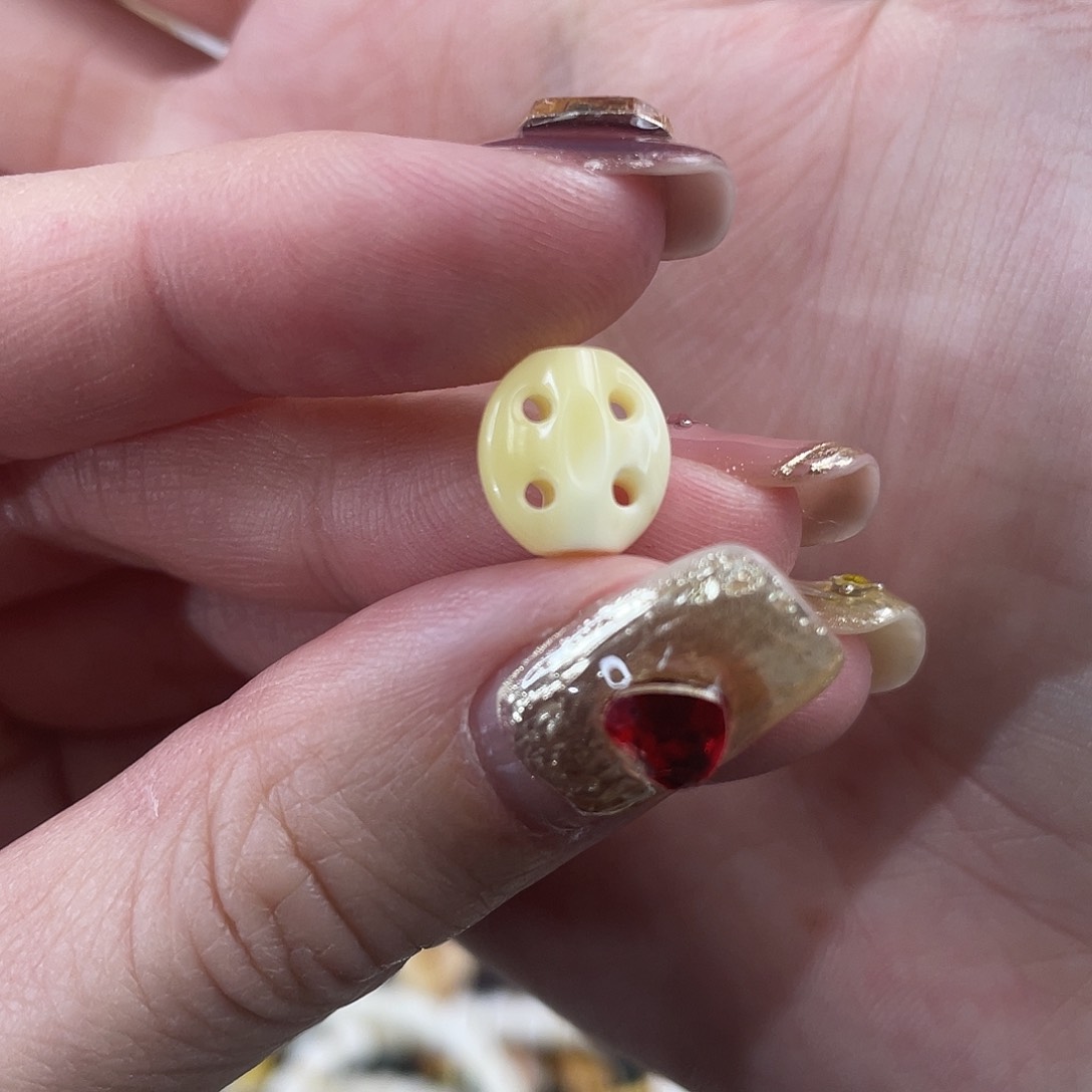 琥珀裸石未镶嵌9.5毫米背云