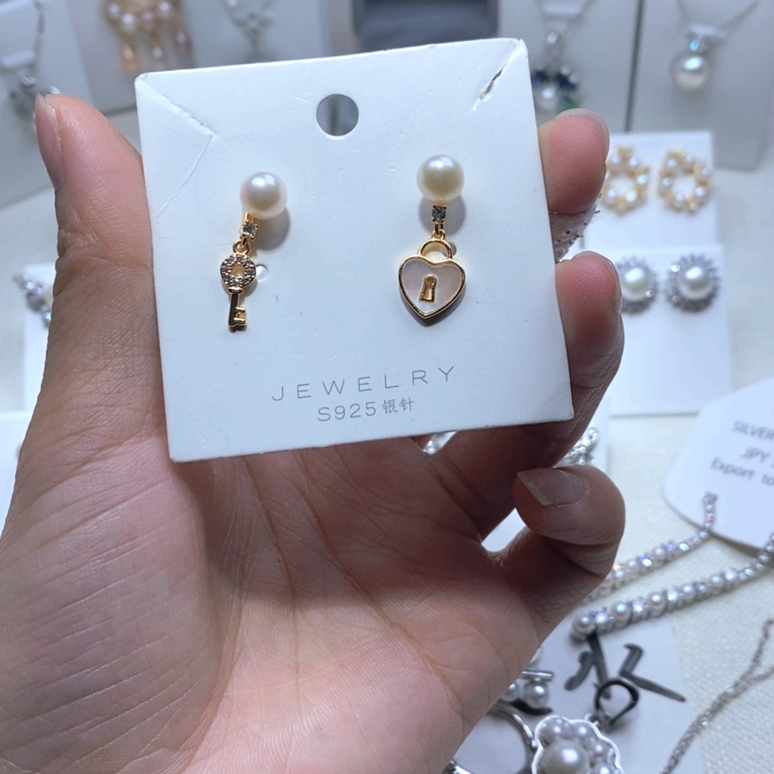 未镶嵌耳饰淡水珍珠