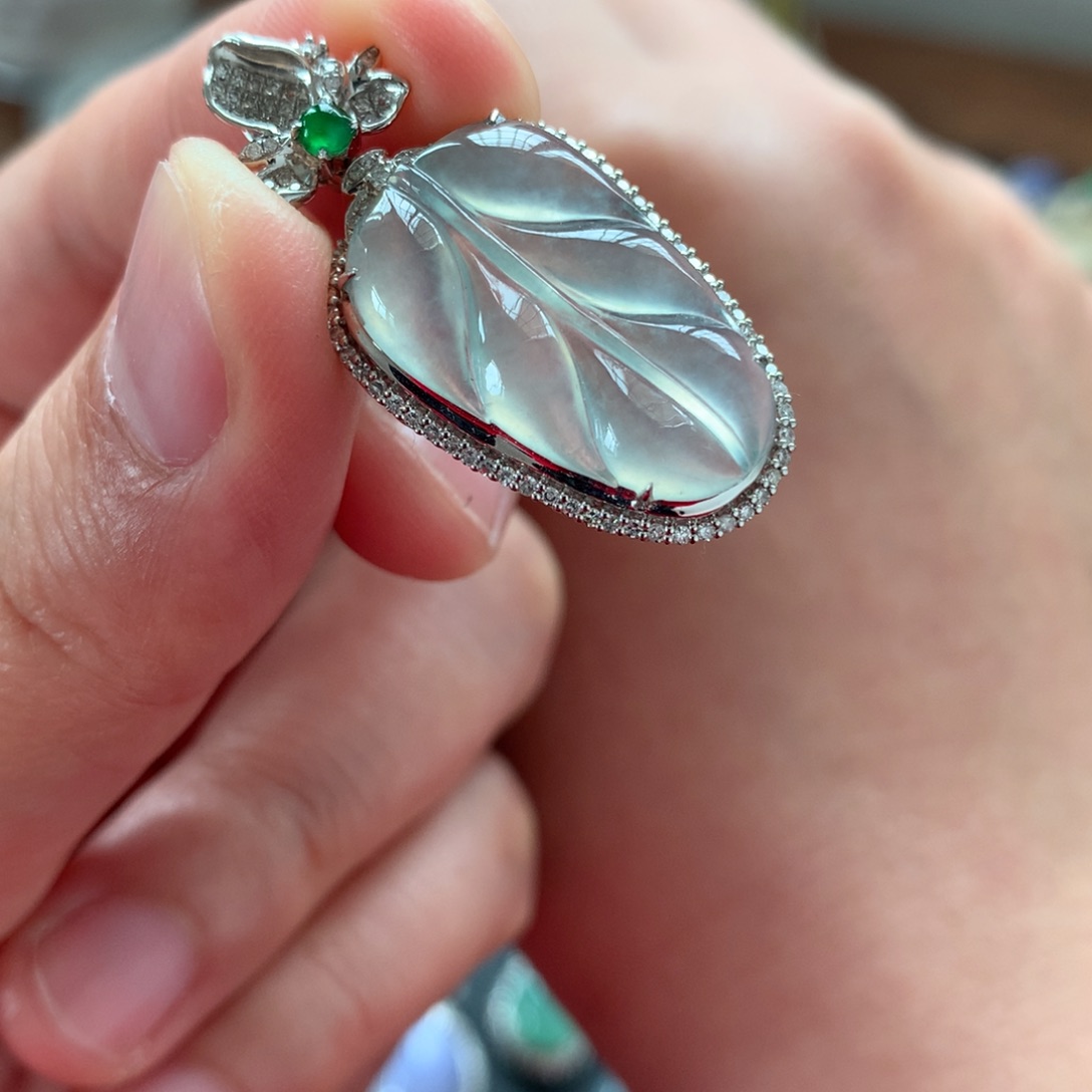 翡翠吊坠(不含链)18K金镶嵌叶子