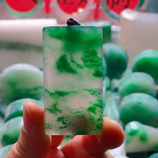 石英质玉颈饰未镶嵌