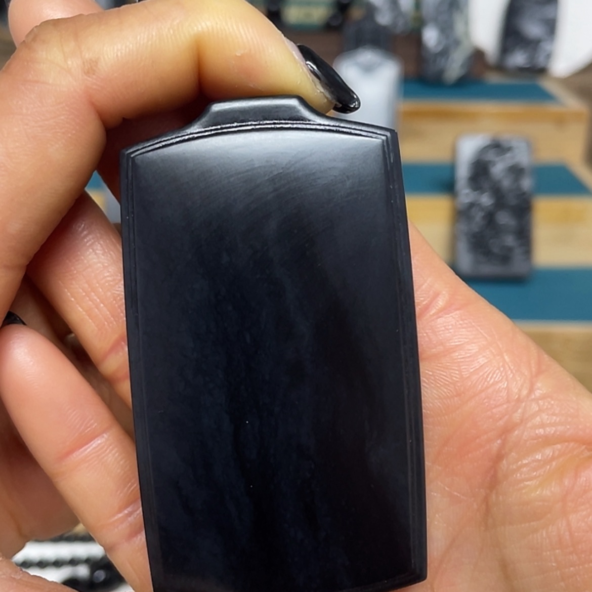 【闪购商品】和田玉（墨玉）吊坠(不含链)未镶嵌羊脂级71.7克