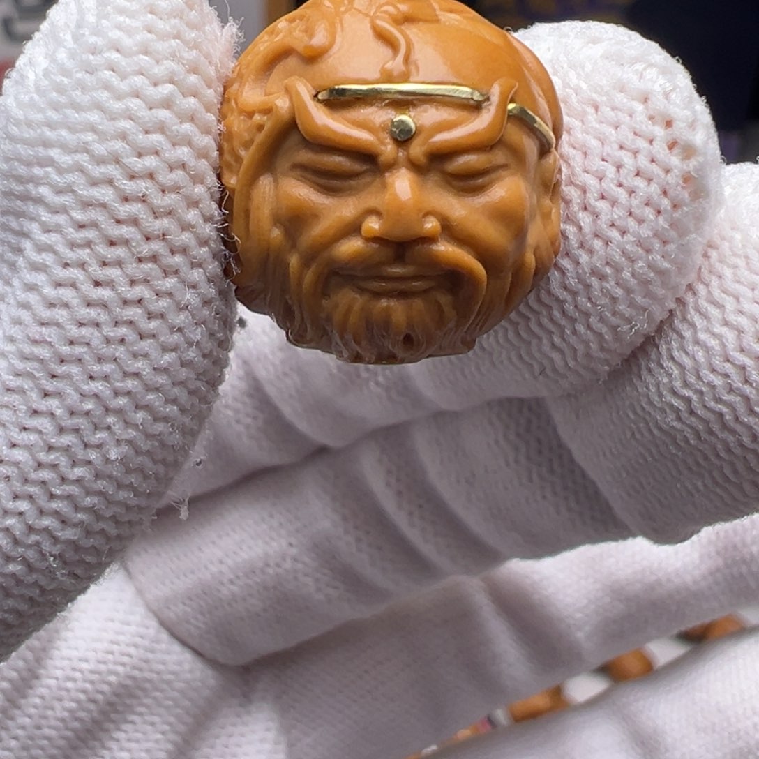 文玩核桃把件镶嵌款玉龙关公18左右尺寸全品有正常封口线