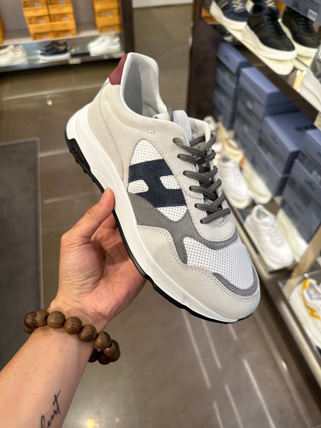 未使用 HOGAN hogan男款时尚圆头休闲鞋