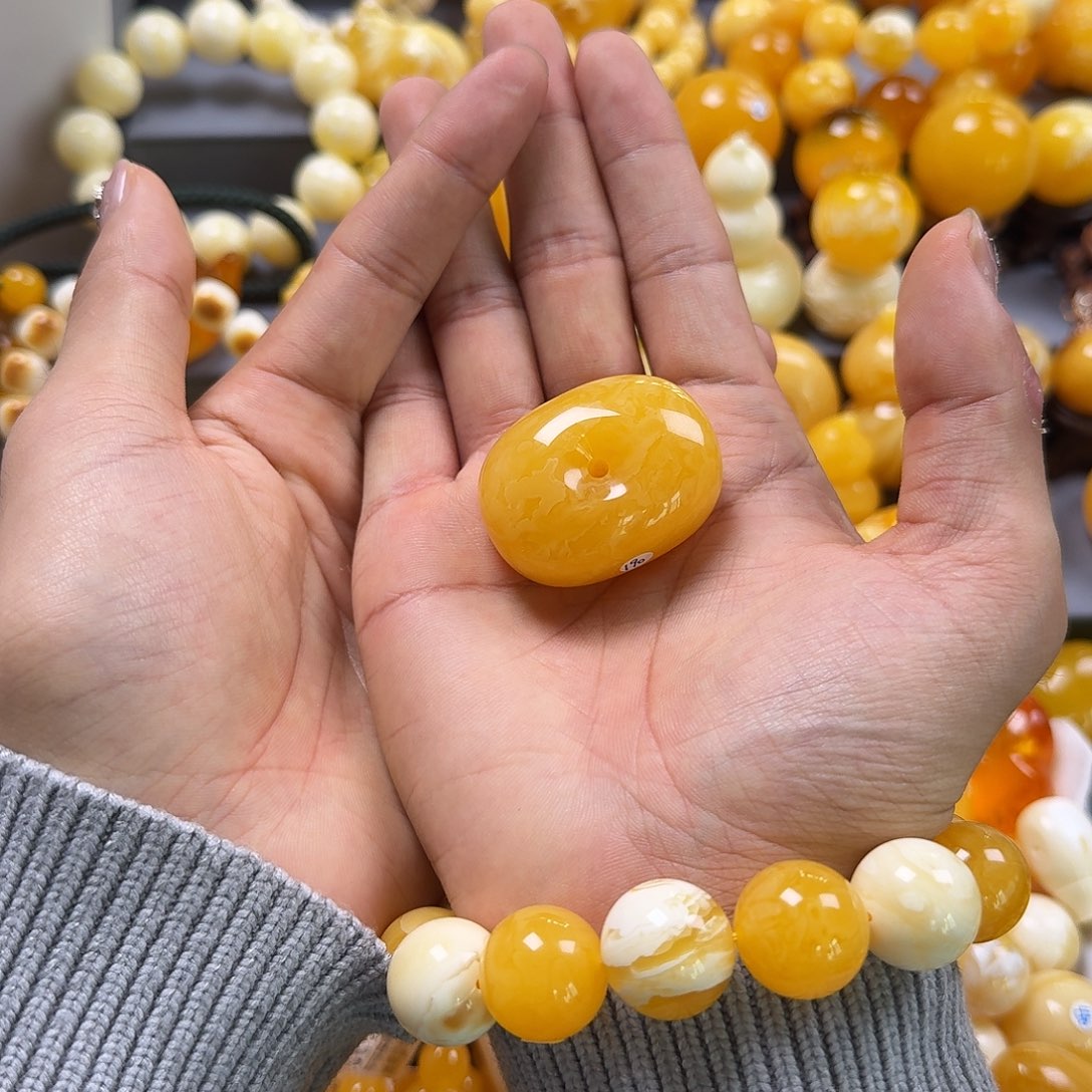 琥珀珠宝奇石未镶嵌藏扣