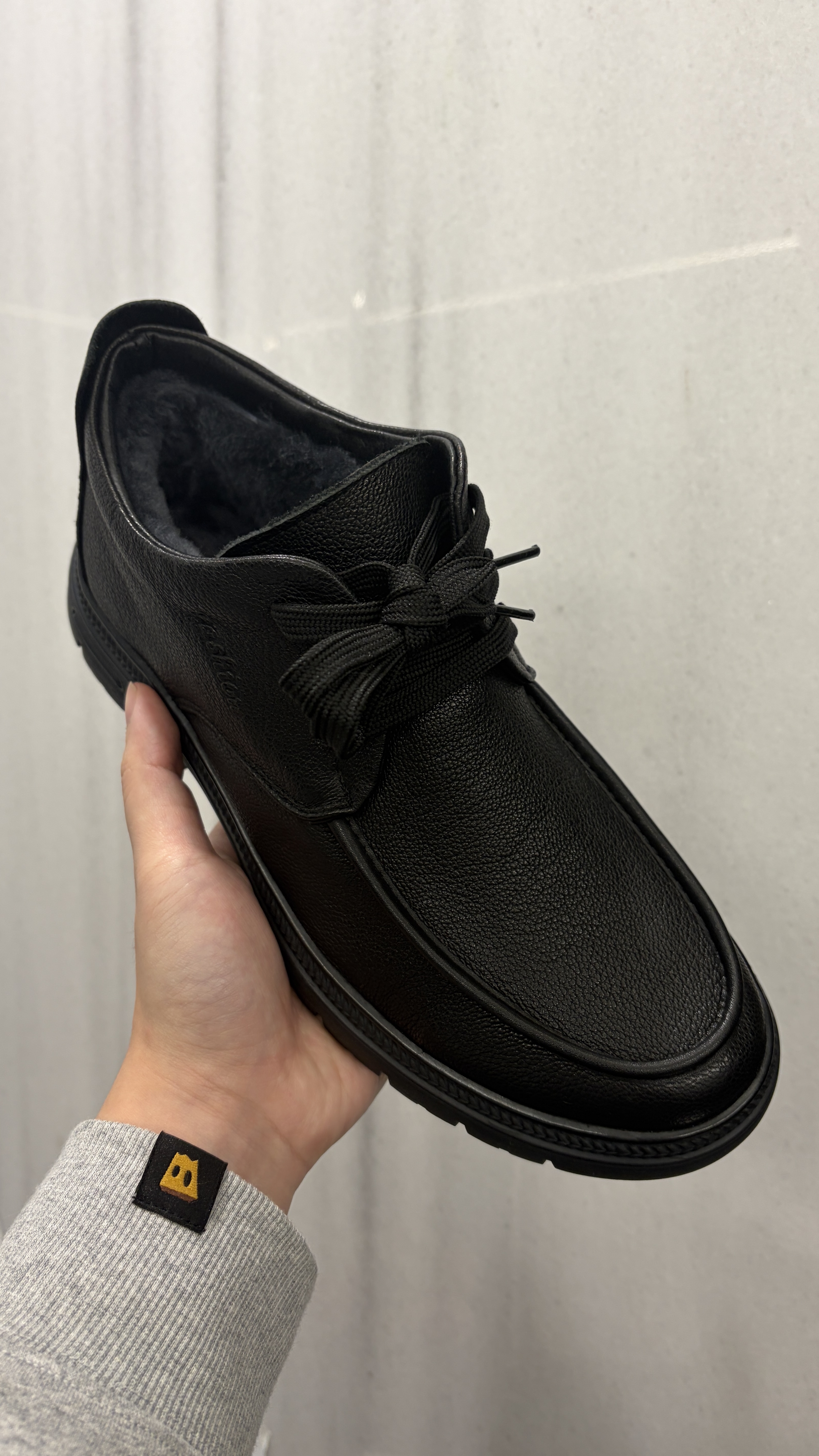 2025秋冬必备加绒加厚保暖素面系带黑色圆头冬季休闲皮鞋真皮