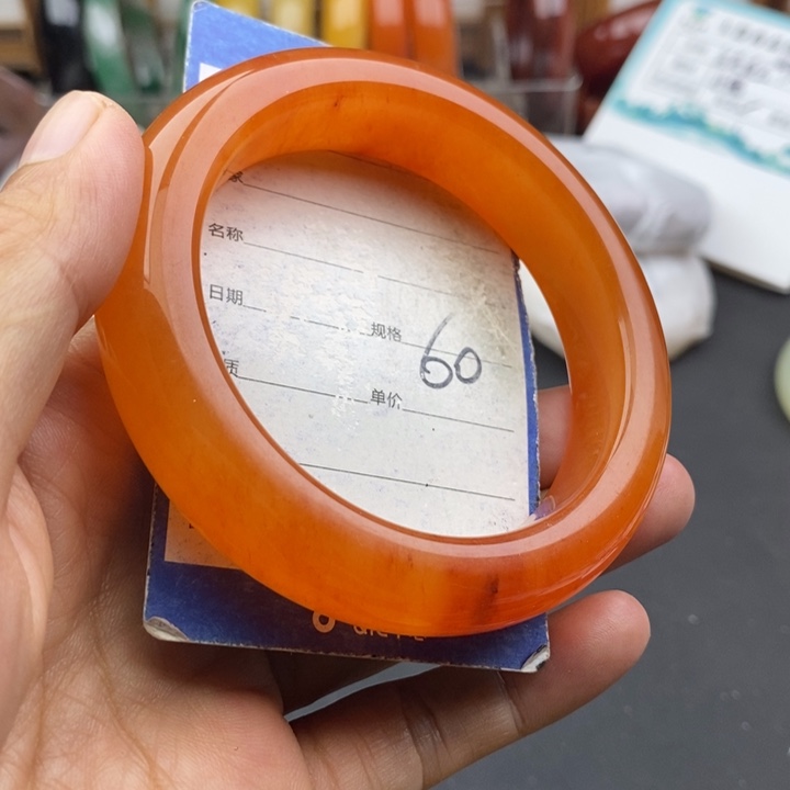 未镶嵌手镯石英质玉