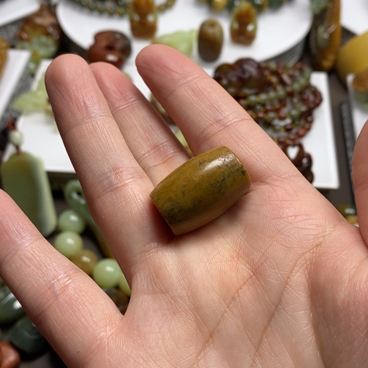 岫岩河磨玉（透闪石质玉）挂坠未镶嵌