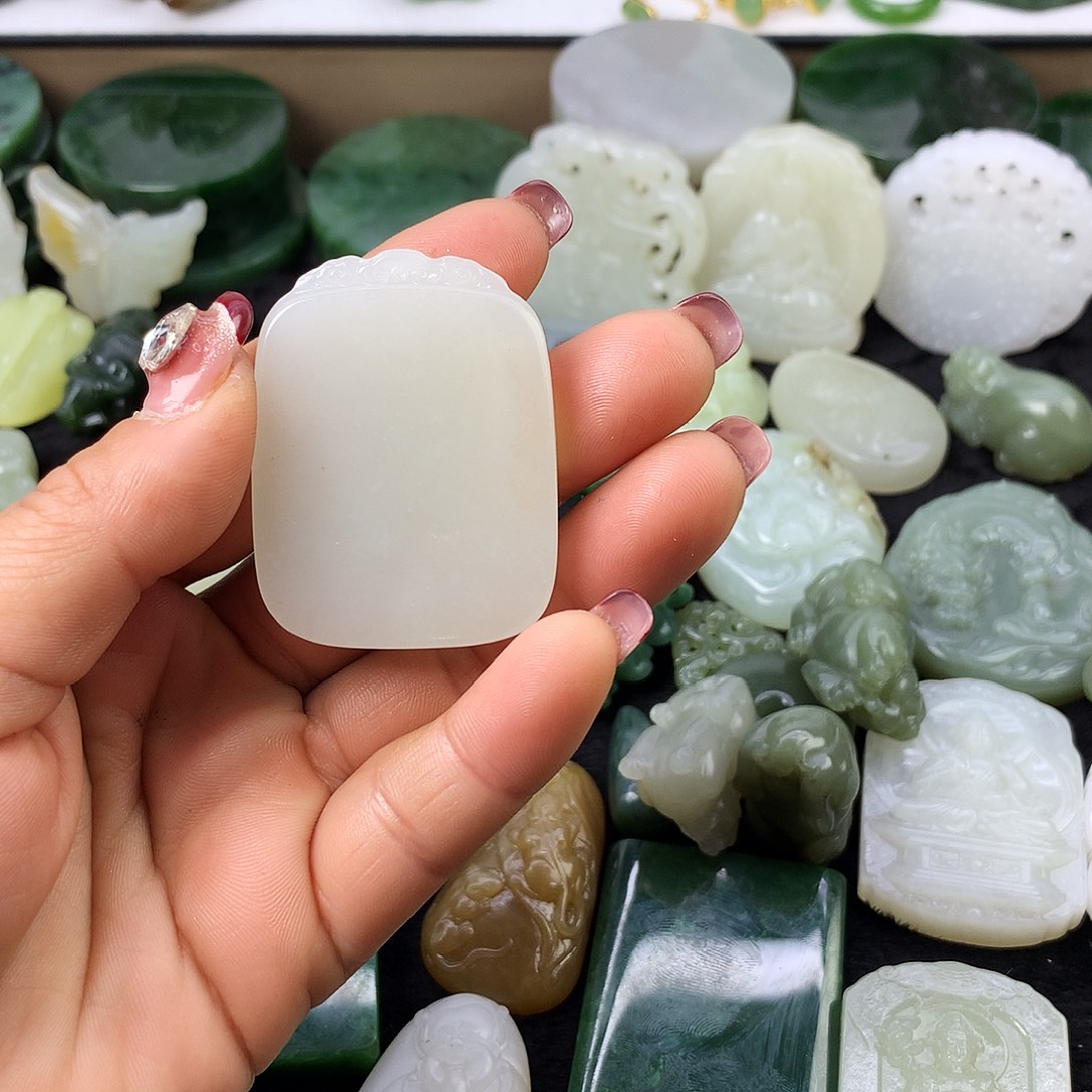 江***送和田玉（糖玉）未镶嵌珠宝半成品