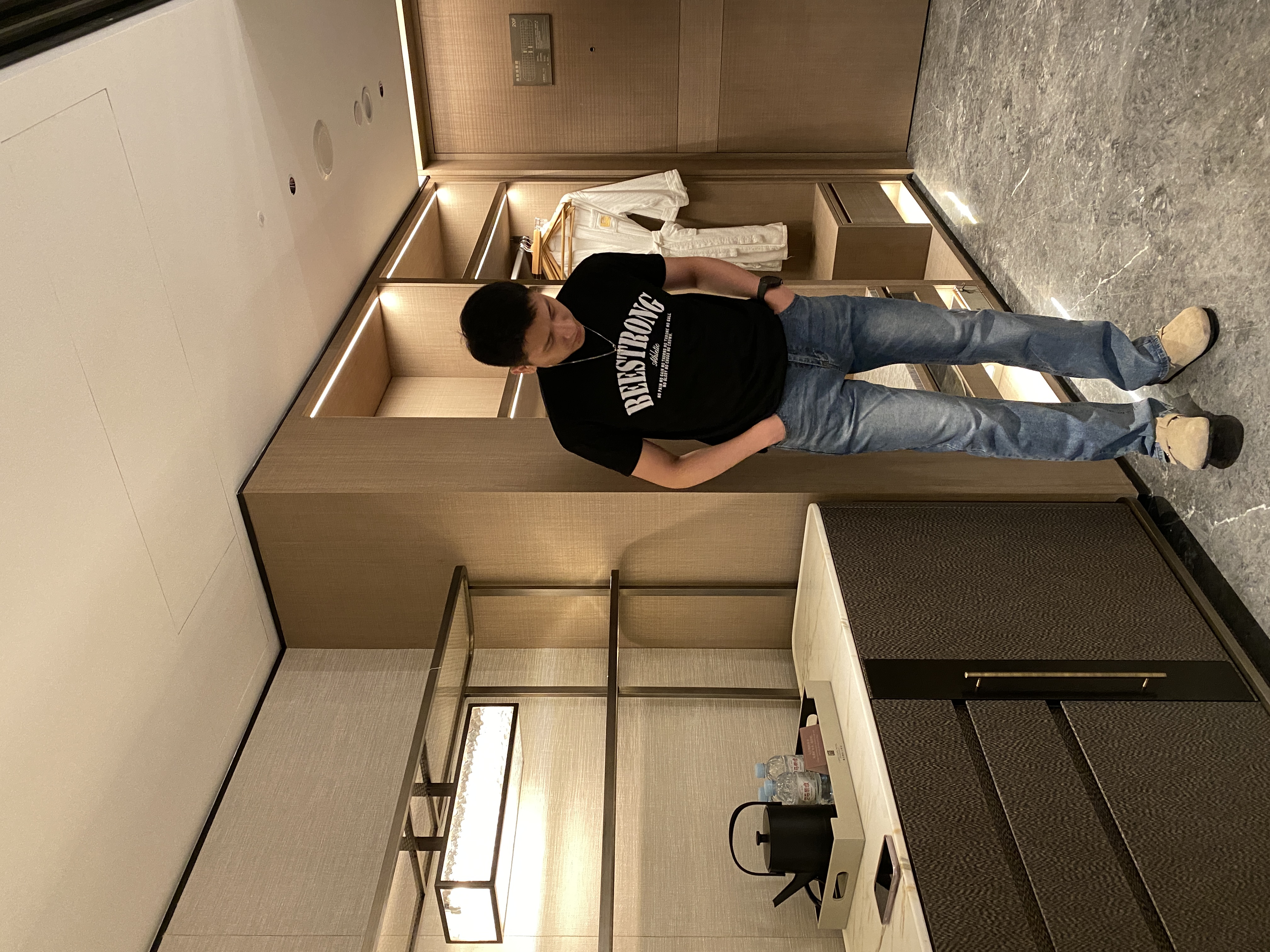 高街窄版直筒微喇早秋新款男款弹力百搭牛仔裤子美式复古修身时尚