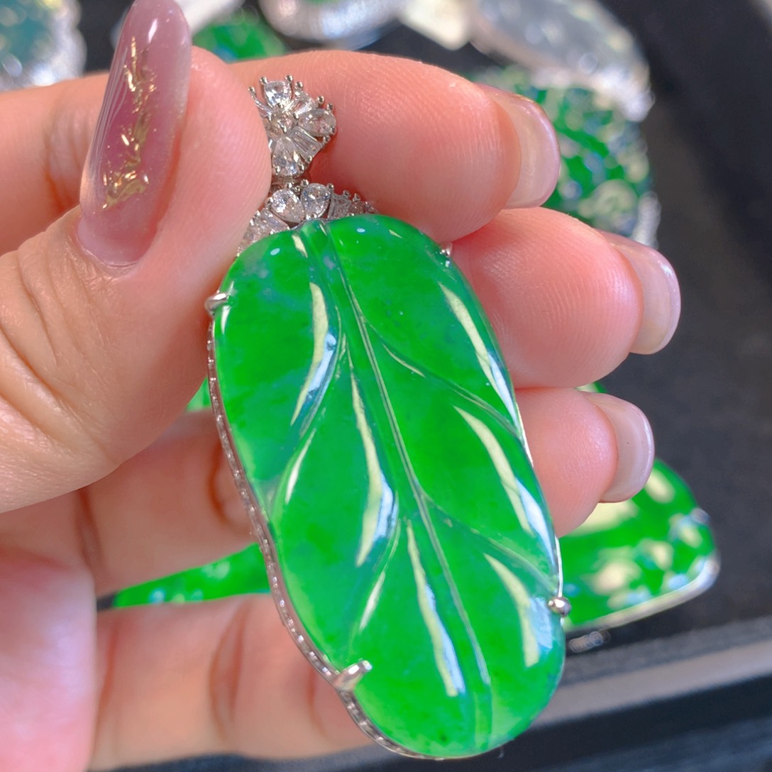 翡翠颈饰未镶嵌翡翠