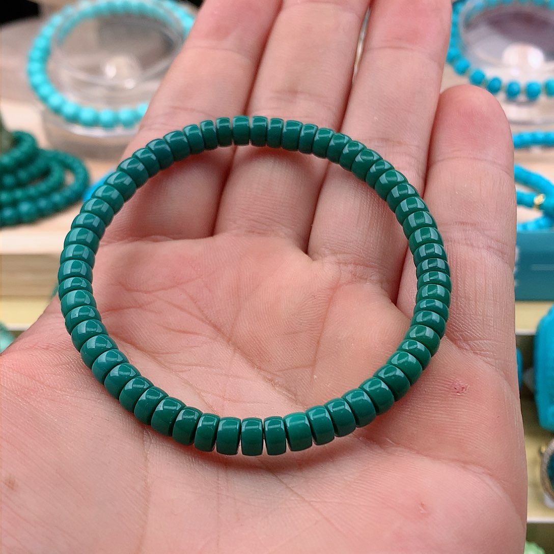 绿松石颈饰未镶嵌