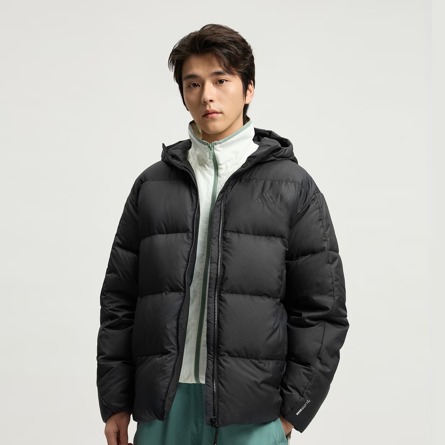 adidas/阿迪达斯拒水防风休闲600蓬鸭绒连帽羽绒服KC2478/KC2479