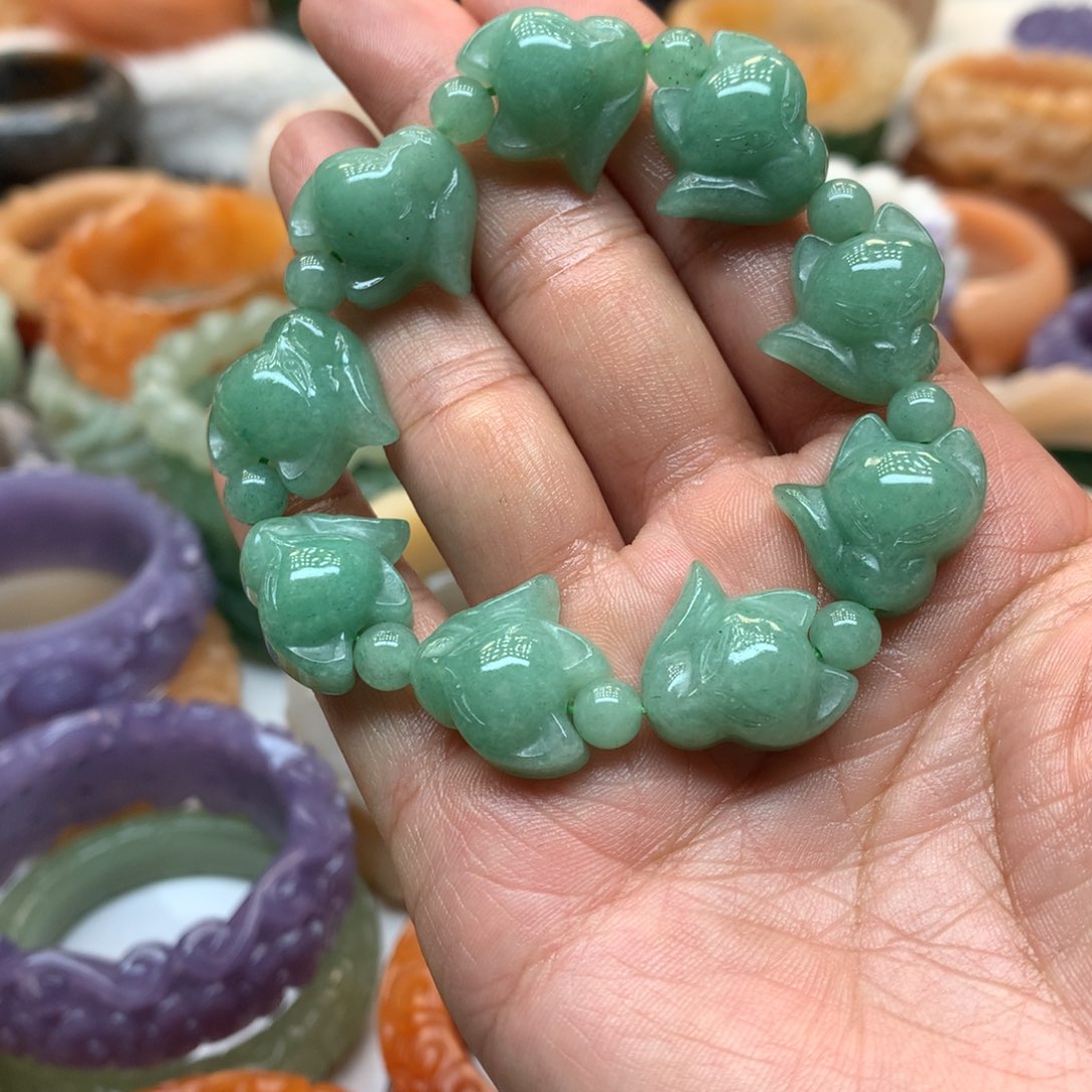 未镶嵌手镯石英质玉