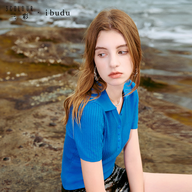 三彩ibudu2025夏季新款肌理感针织衫POLO领修身毛衫短款女