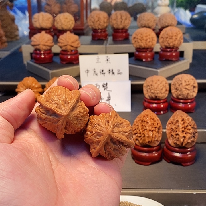 文玩核桃把件b***k蟒筋头丁