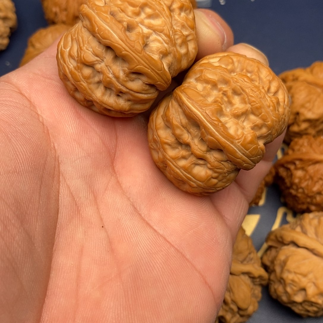 文玩核桃把件灰**鋃42元宝