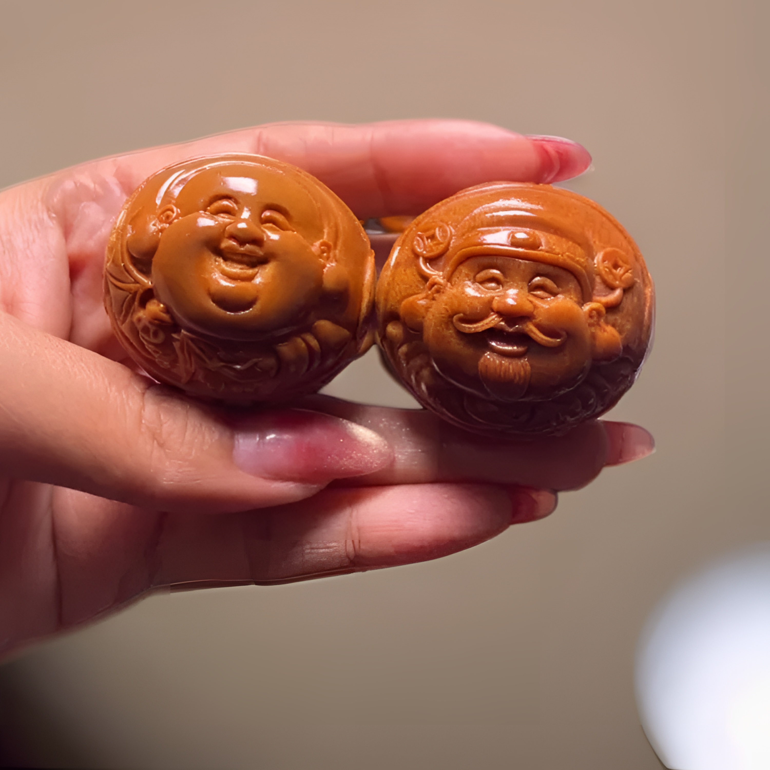 大尺寸巴西橄榄核弥勒财神横财双面雕刻手持手把件手球