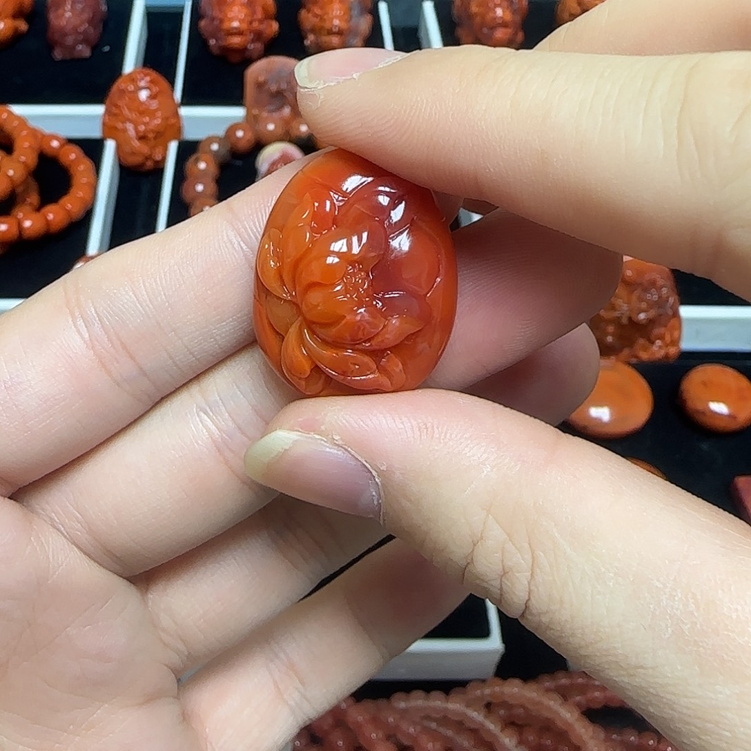 南红玛瑙未镶嵌颈饰