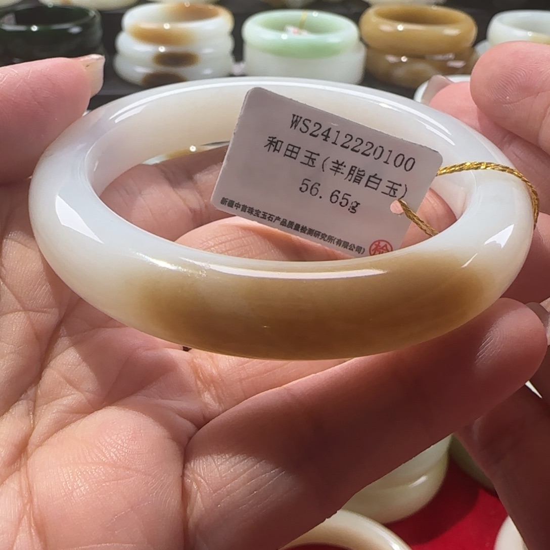 和田玉手镯未镶嵌