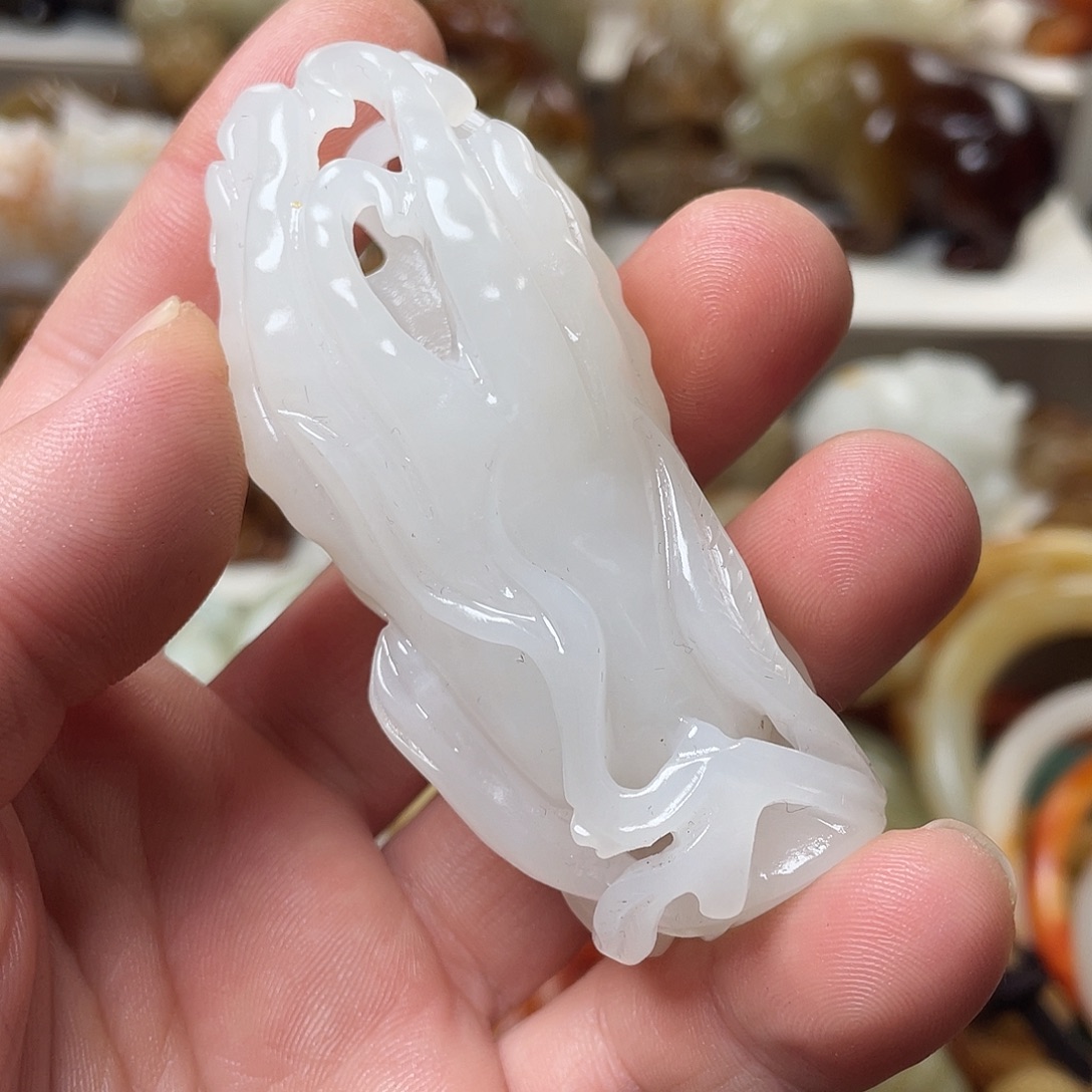 玉***烽和田玉未镶嵌颈饰