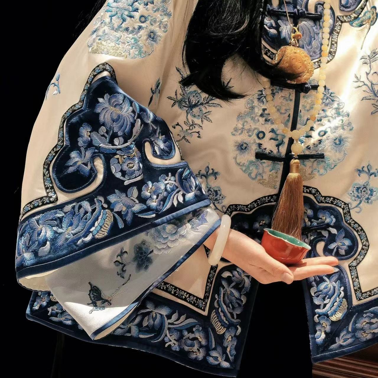 时尚女款饰品手镯