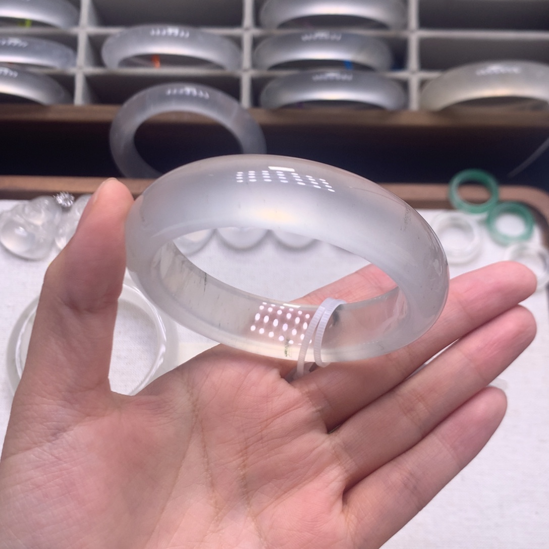 石英质玉未镶嵌手镯1A57.4