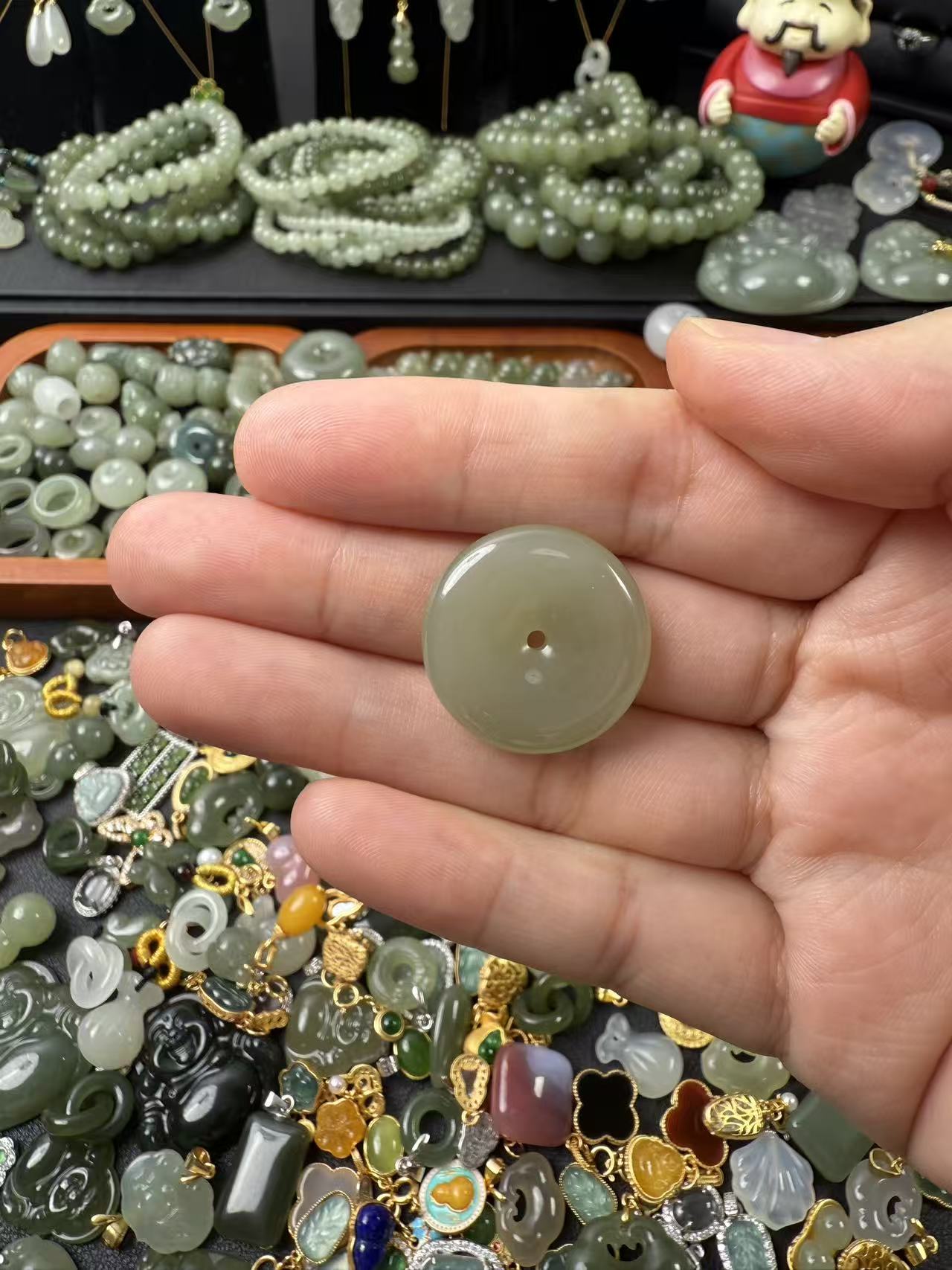 天然和田玉平安扣男女通用吊坠22*5.5mm