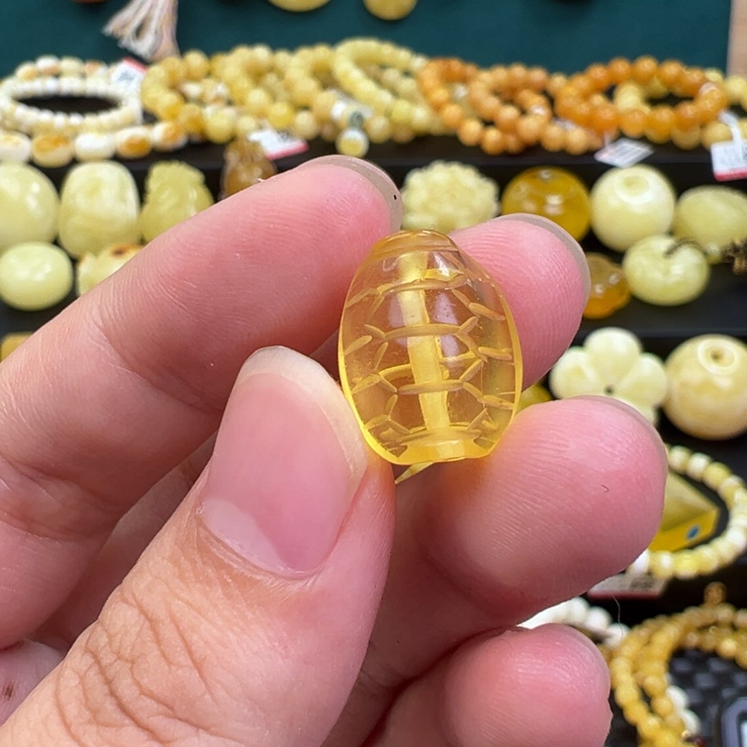 琥珀手链未镶嵌富甲