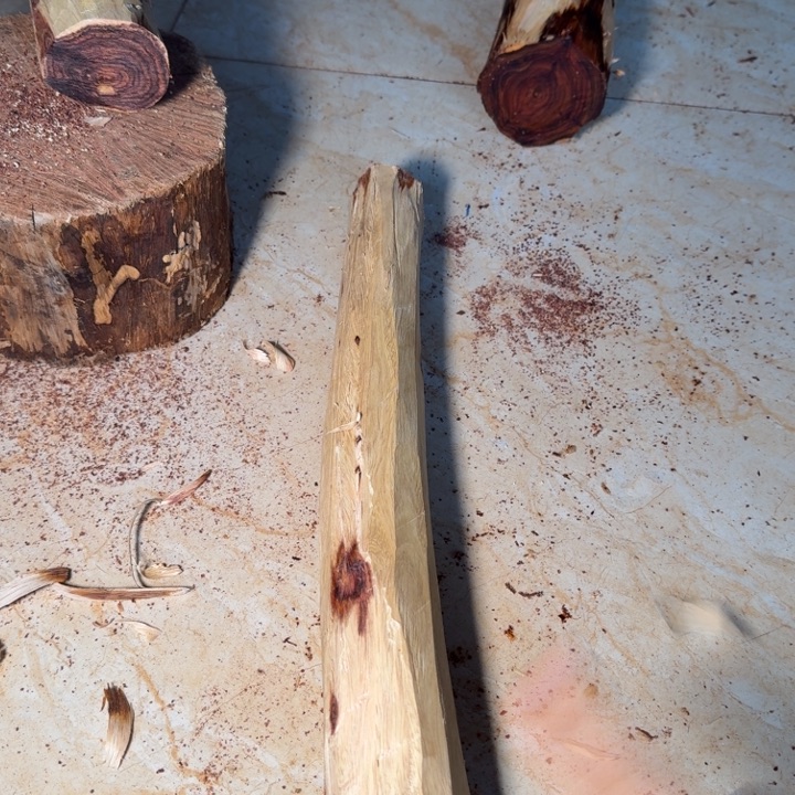 海南，海北飞灰尘。甘受商于仪诳楚