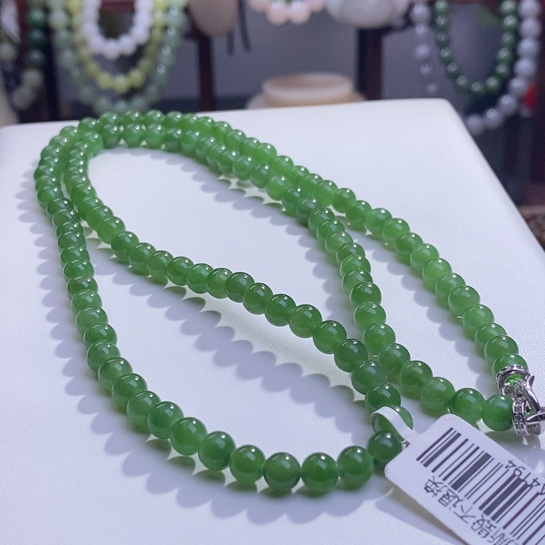 和田玉收藏级碧玉俄料七号矿高冰阳绿珠链6m未镶嵌小***食