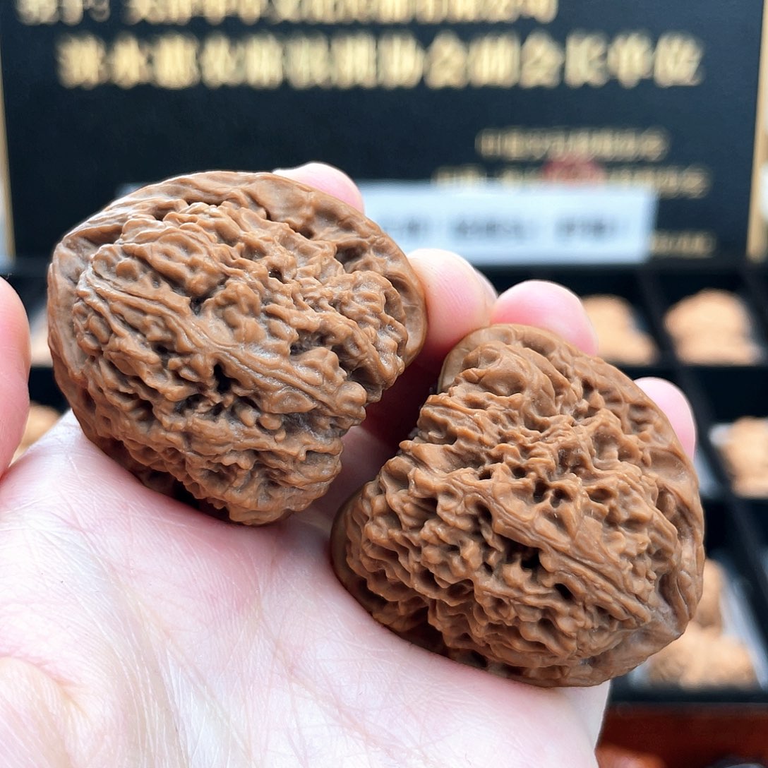 把件文玩核桃涿鹿红南疆石小凹底高炮三角疆39S1