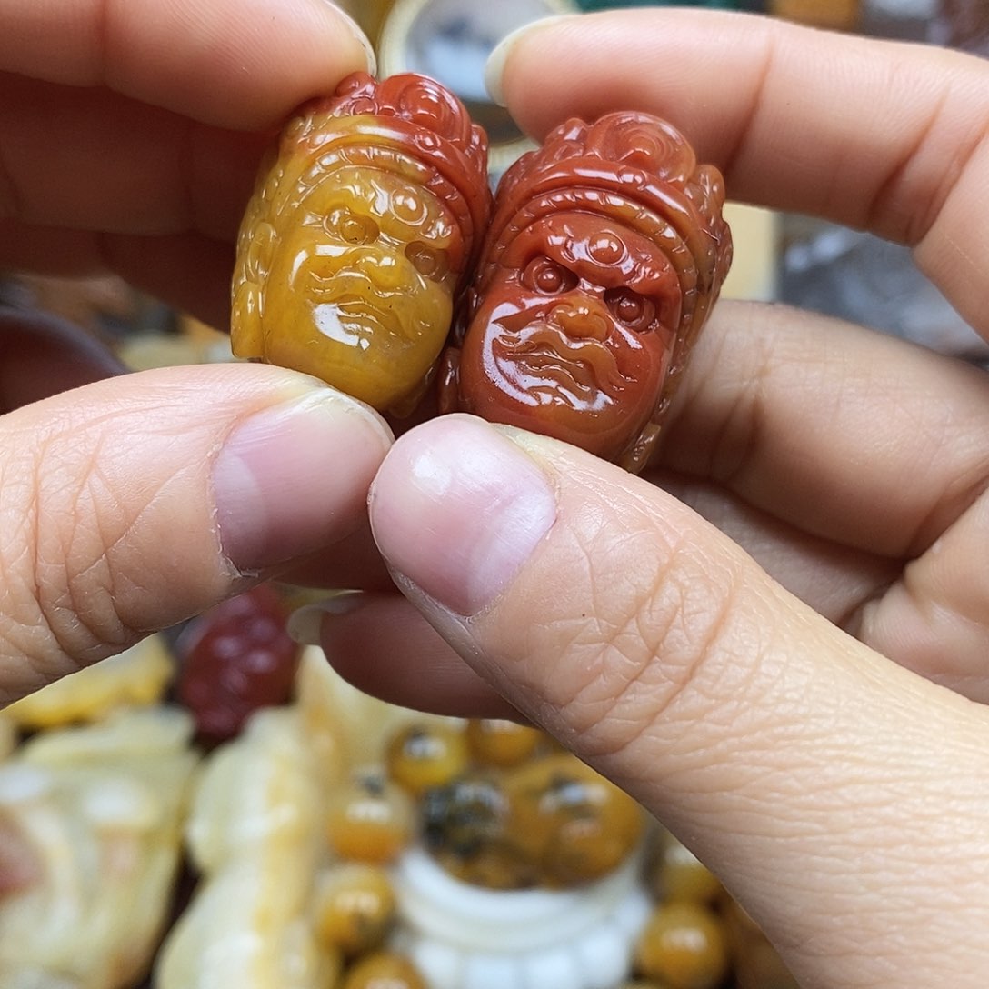 石英质玉未镶嵌颈饰