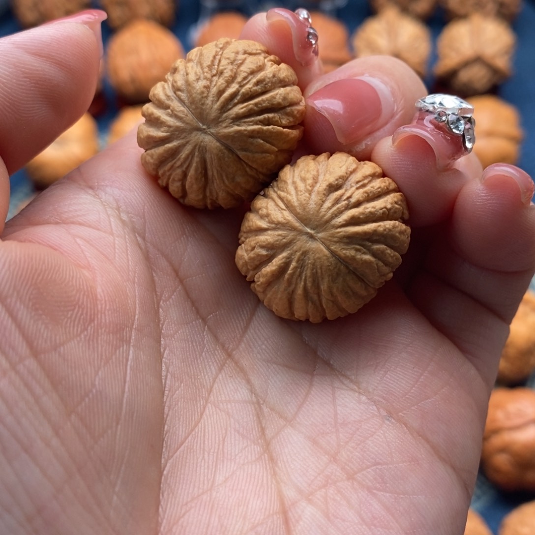 文玩核桃把件精品小手捻